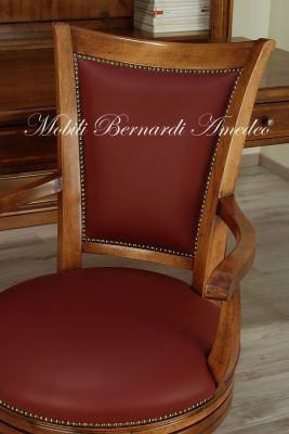 Classic style swivel chair with upholstered wooden structure
